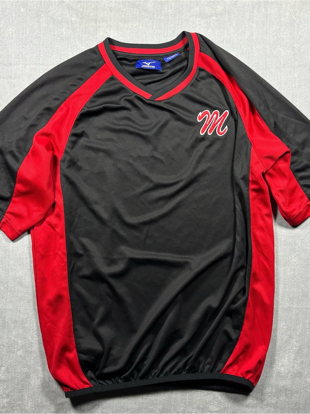 Mizuno Men’s Black & Red Athletic V-Neck Shirt